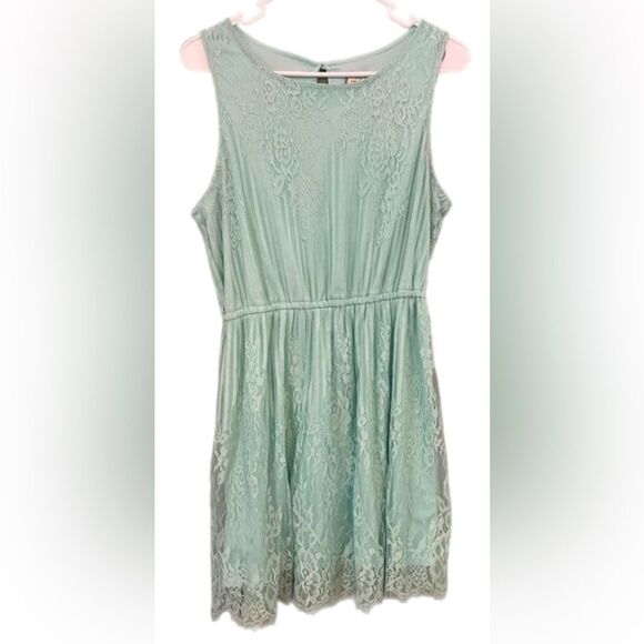 Eyeshadow mint, green lace dress size Large. ￼ - Picture 4 of 8